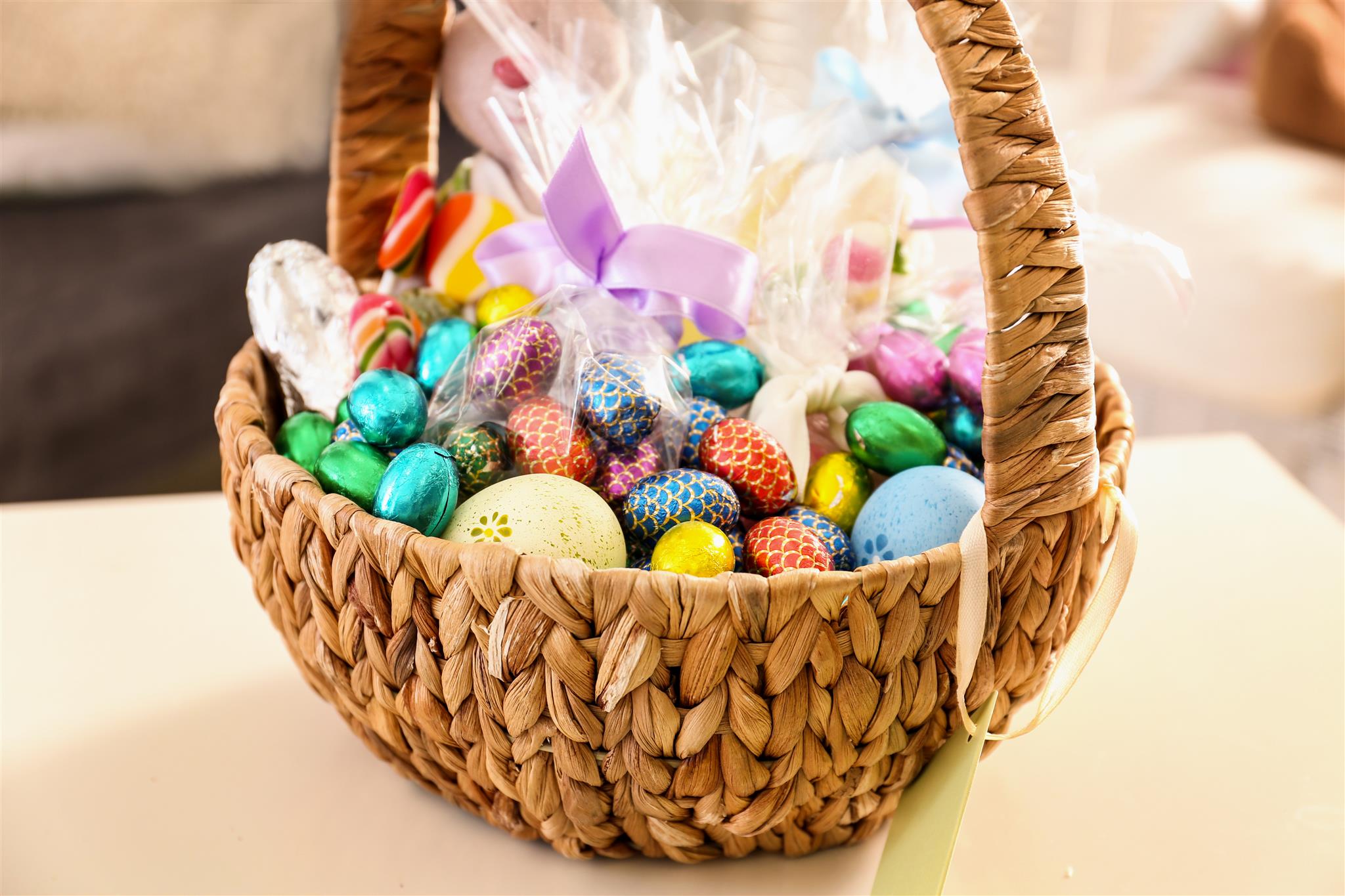 10 Hilarious Gift Basket Ideas For Easter Day